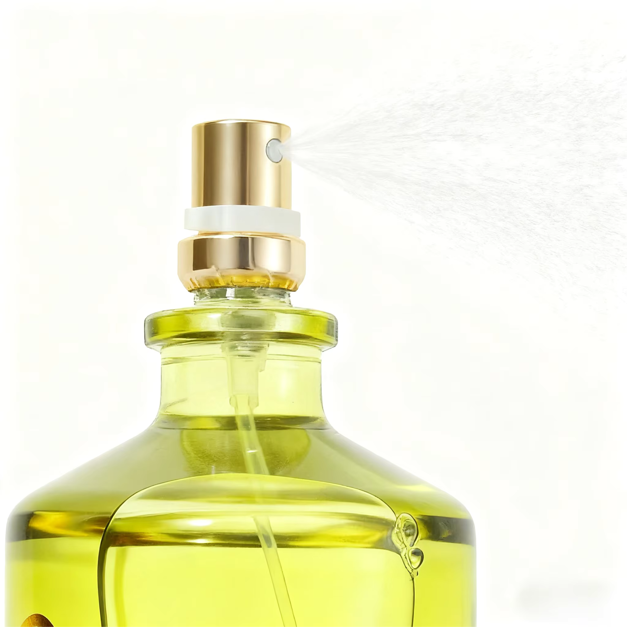 Long-lasting oriental fragrance for men in a stylish spray bottle with a golden cap, perfect for special occasions.